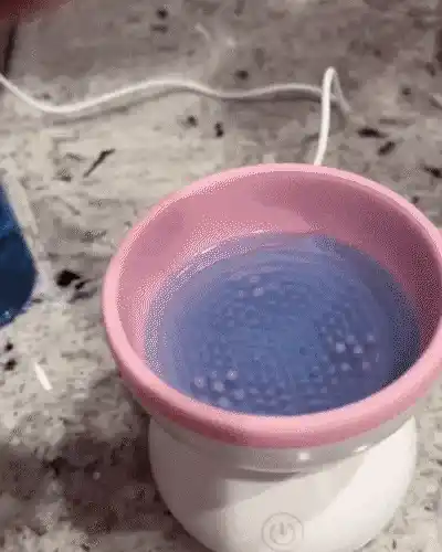 Makeup Brush Cleaner Animation